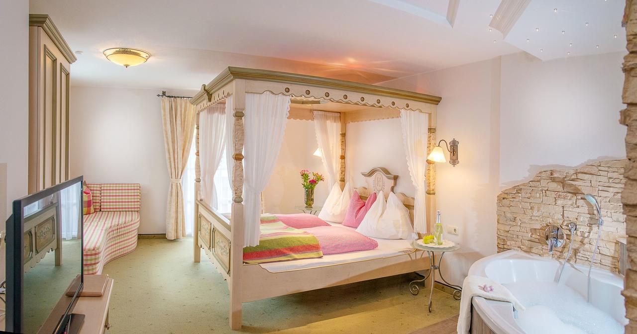 Landhotel Hubengut Bed And Breakfast Радштадт Экстерьер фото